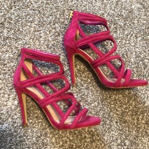 Size 8. Aldo brand Pink pumps